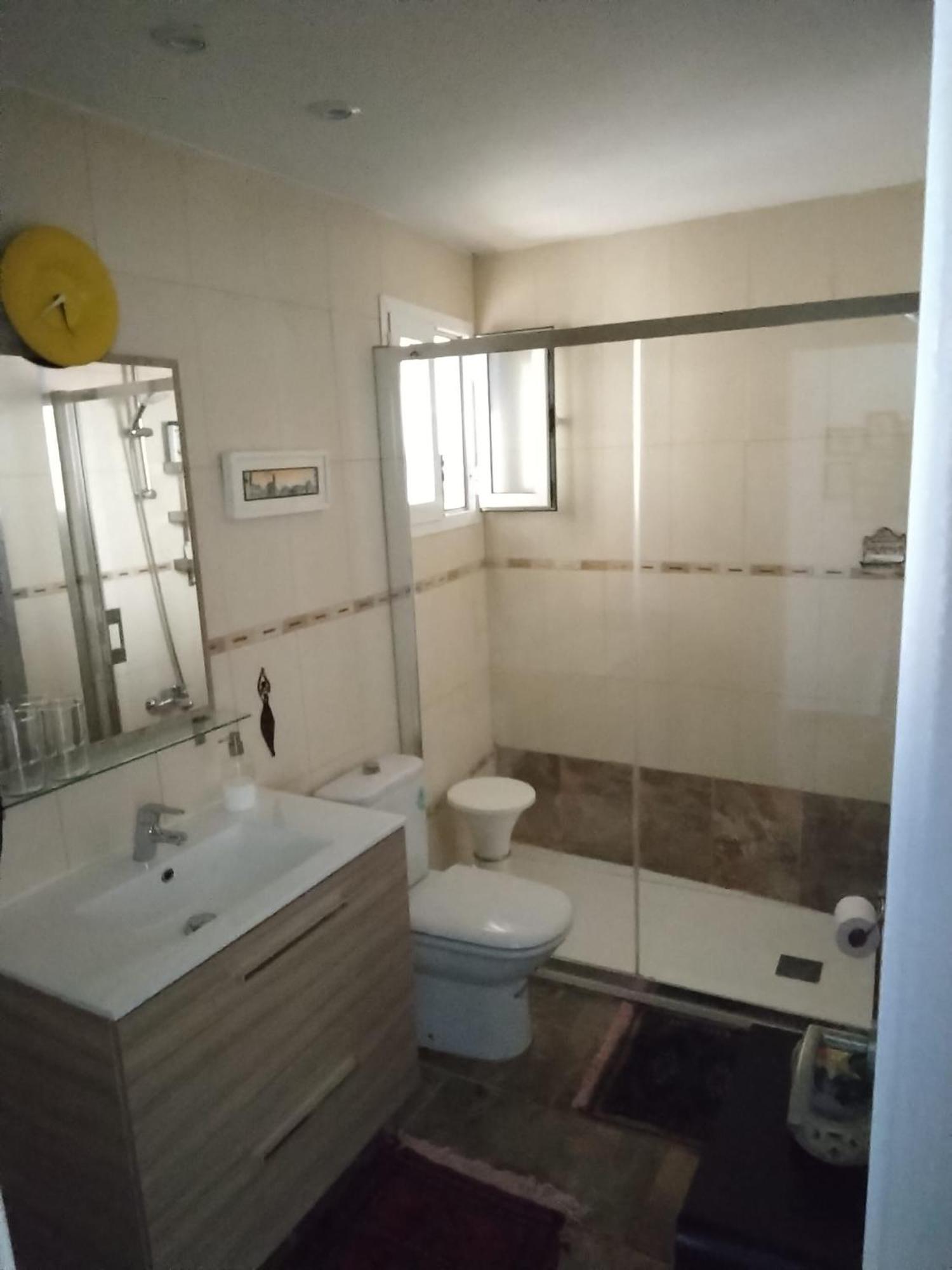 Alojamiento Tahri Torremolinos Ngoại thất bức ảnh