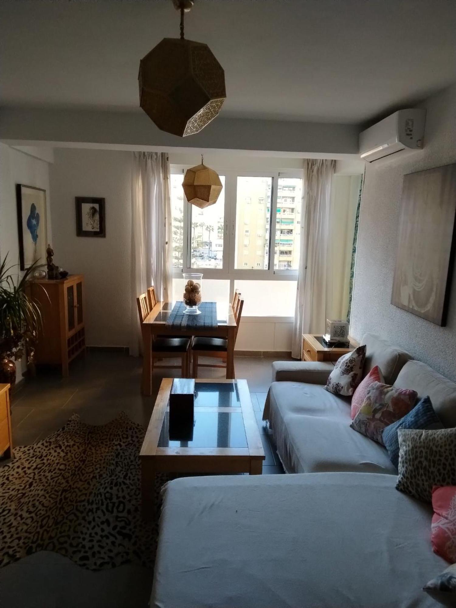 Alojamiento Tahri Torremolinos Ngoại thất bức ảnh